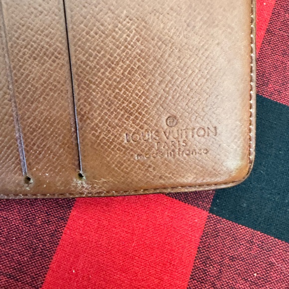 LOUIS VUITTON Monogram Bi-Fold Wallet - Picture 9 of 13